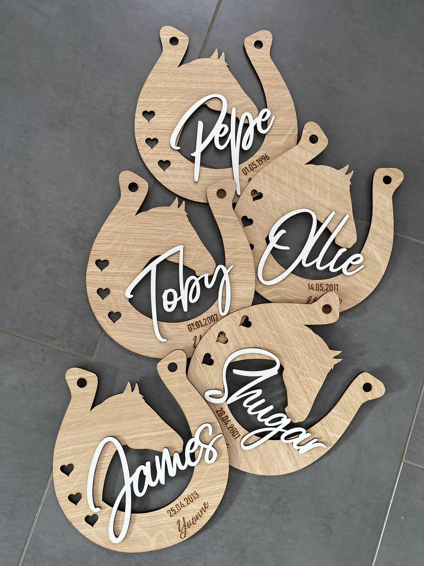 Boxenschild aus Holz / Individuelles Schild für Pferdeboxen - TE Designz / Timos holzWerkstatt