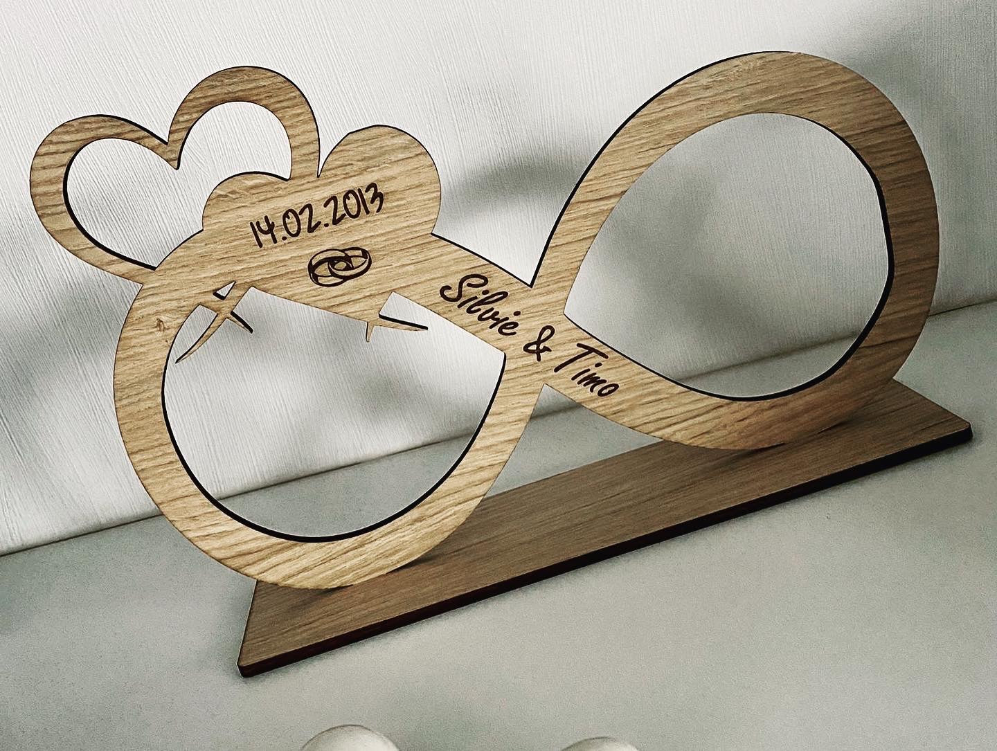 Großes Unendlichkeitszeichen aus edlem Eichenholzfurnier - TE Designz / Timos holzWerkstatt