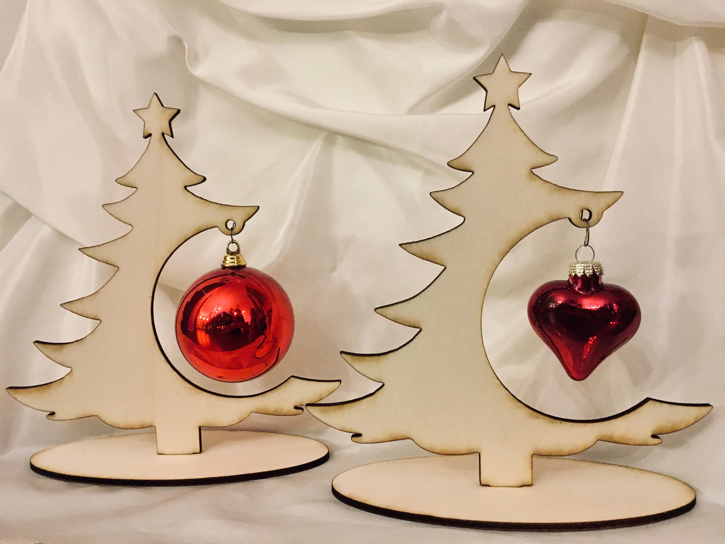 Tannenbaum als Aufsteller mit oder ohne Kugel - TE Designz / Timos holzWerkstatt