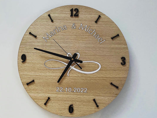 Große Wanduhr mit den Hochzeitsdaten - TE Designz / Timos holzWerkstatt