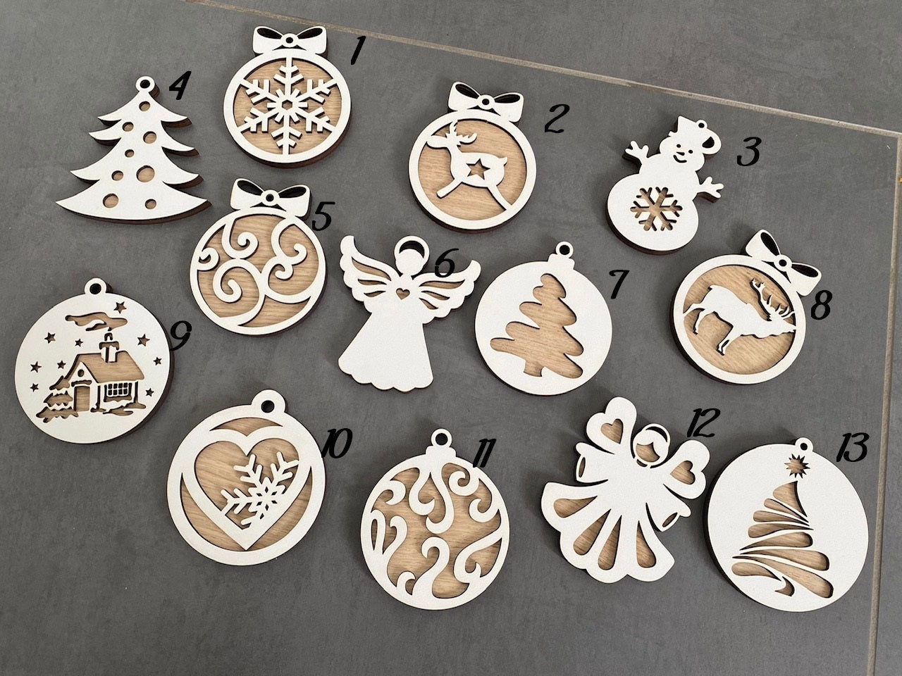 Weihnachtskugeln Motiv aus edlem Eichenfurnier